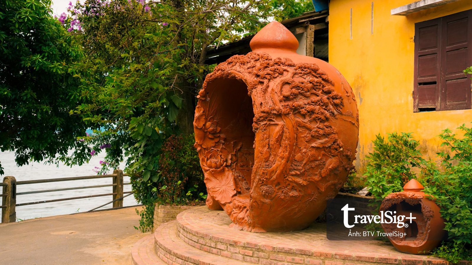 Làng gốm Thanh Hà - Từ đất thành di sản văn hoá
