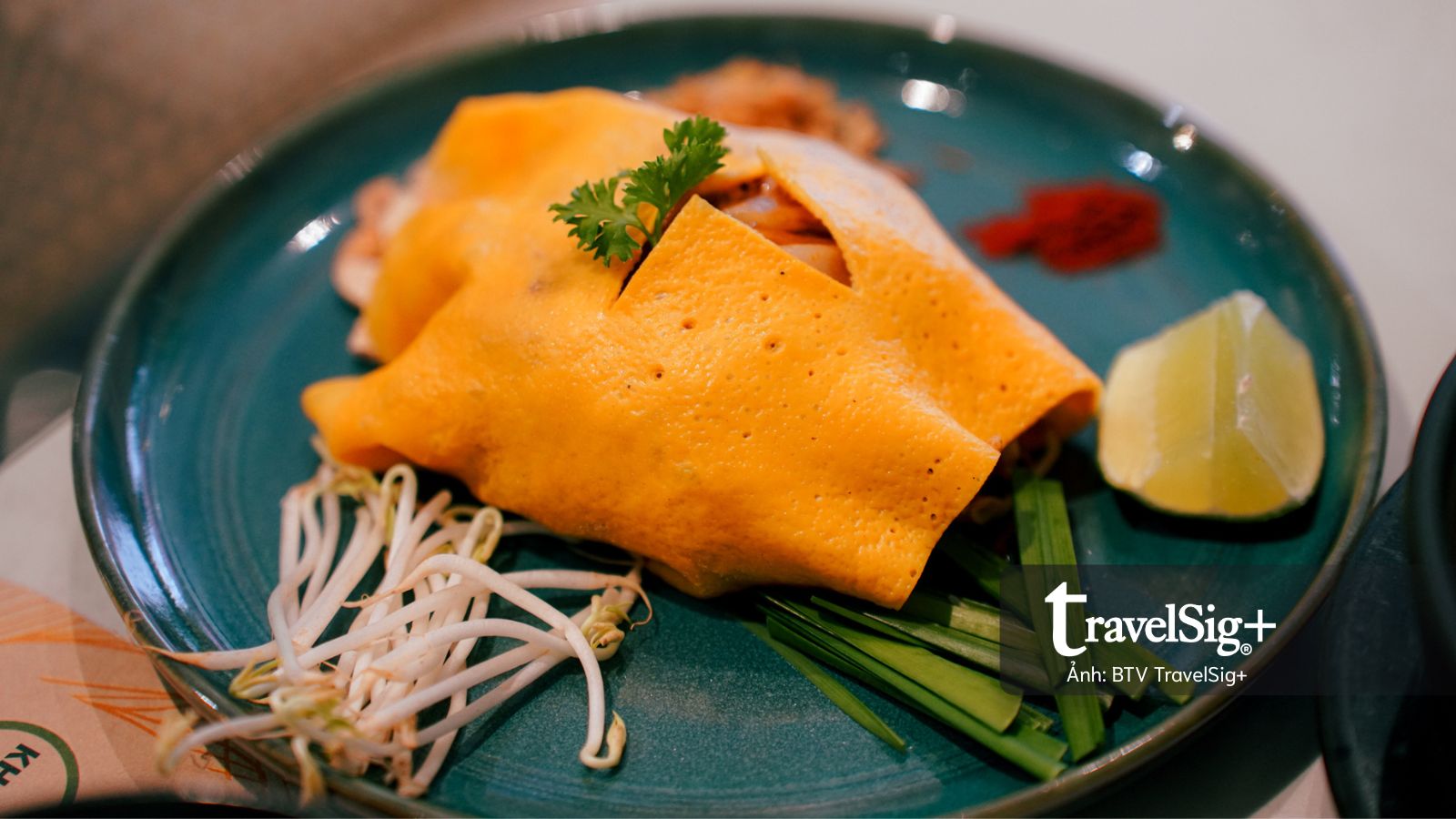 Khoảng lặng bình an giữa phố thị mùa tháng Bảy âm lịch