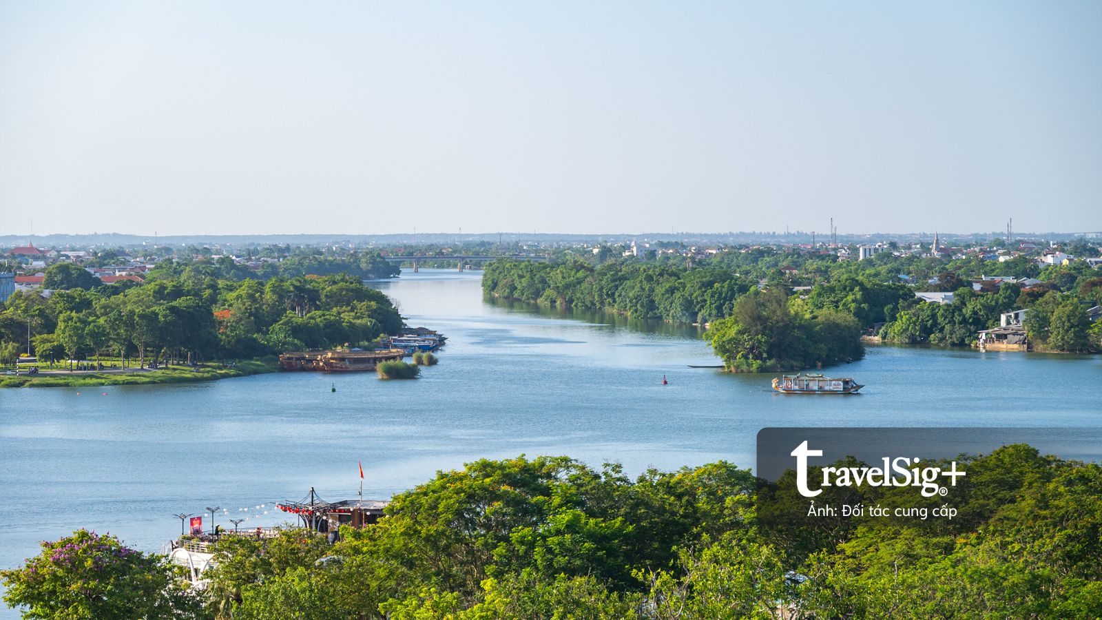 Nơi Huế đi qua từng khoảnh khắc