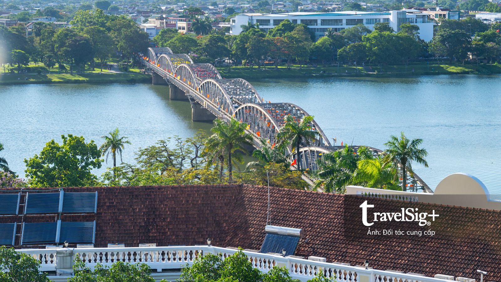 Nơi Huế đi qua từng khoảnh khắc
