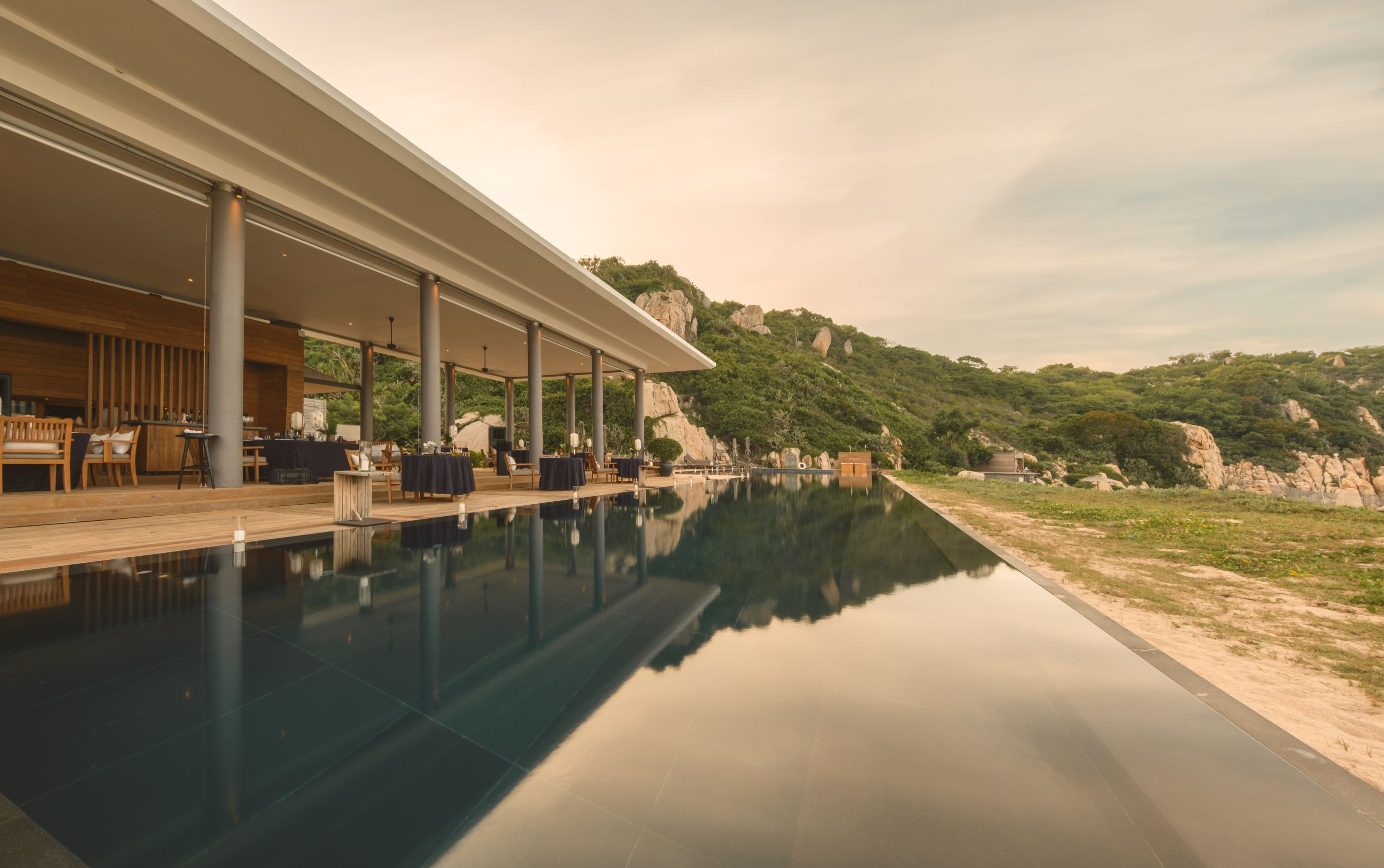 Nhà hàng Beach Club tại Amanoi