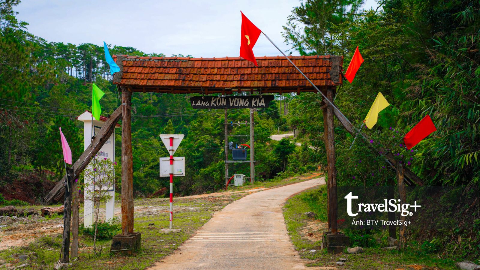 Bình yên trong ngôi làng của người Mơ Nâm giữa thung lũng Măng Đen