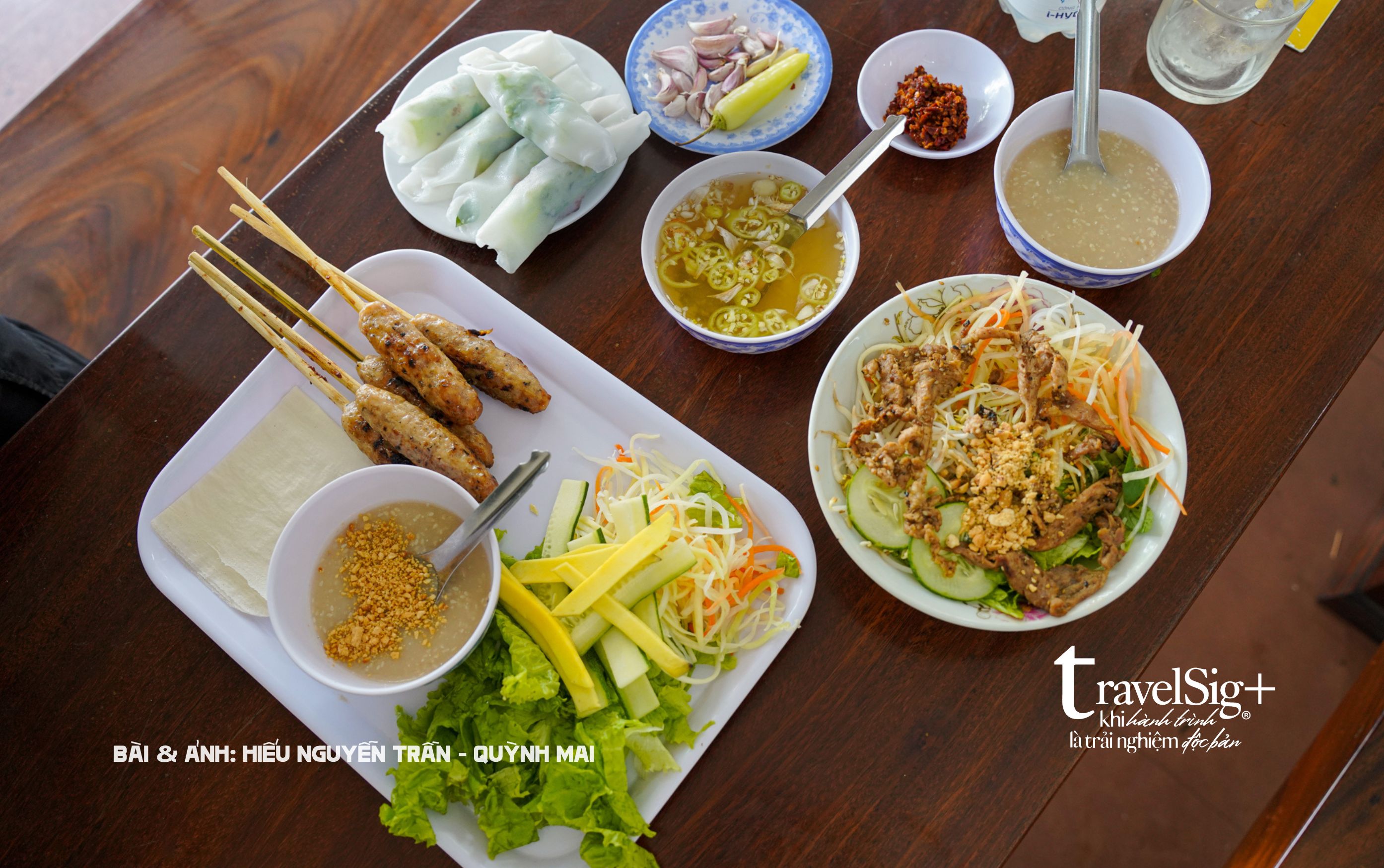 Bánh ướt thịt nướng, bún thịt nướng và nem lụi Huế