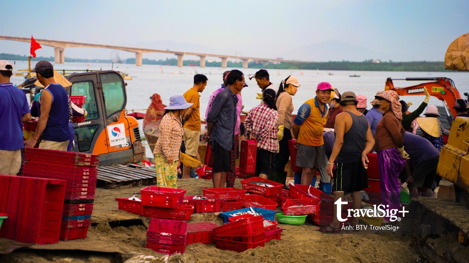 Chợ cá Duy Hải - Nơi một ngày bắt đầu từ biển