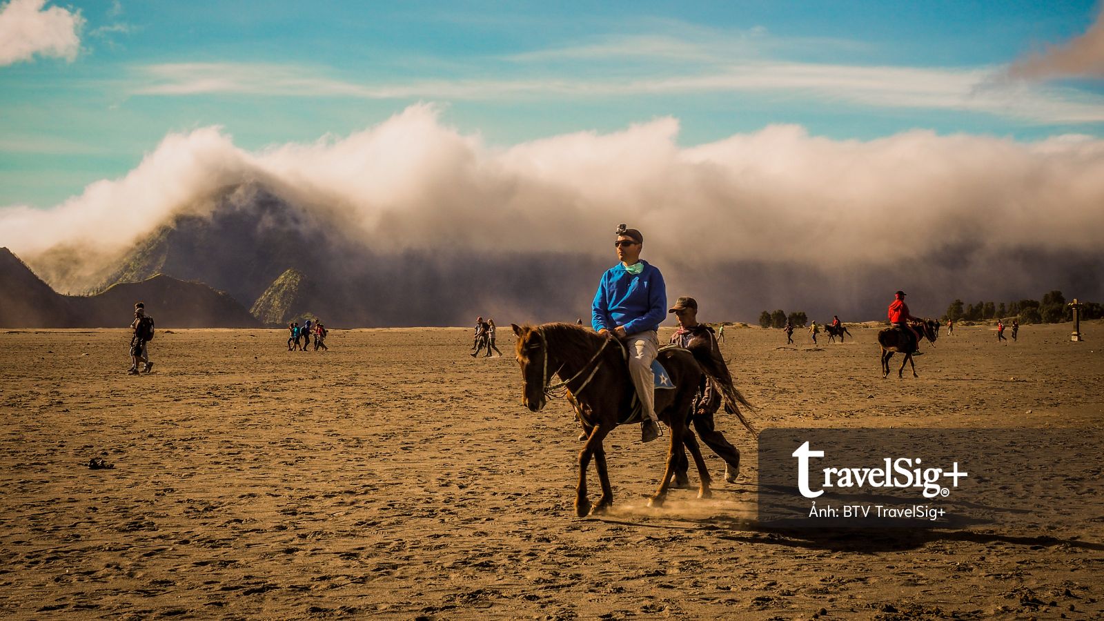 Đến Bromo đón bình minh trên miệng núi lửa ở Đông Java