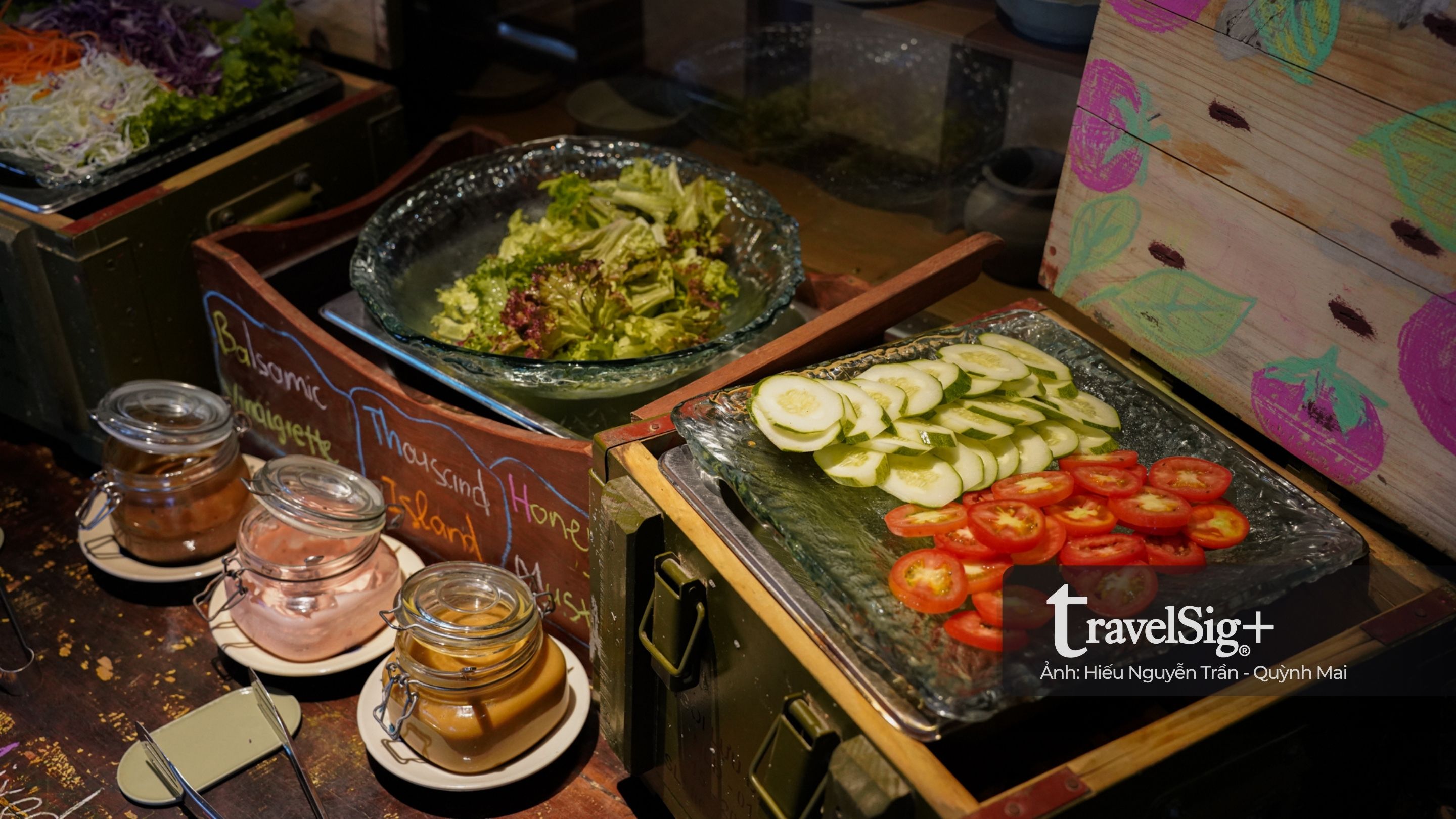 Đến Hội An, ở trong gam màu trầm của RÊU Boutique