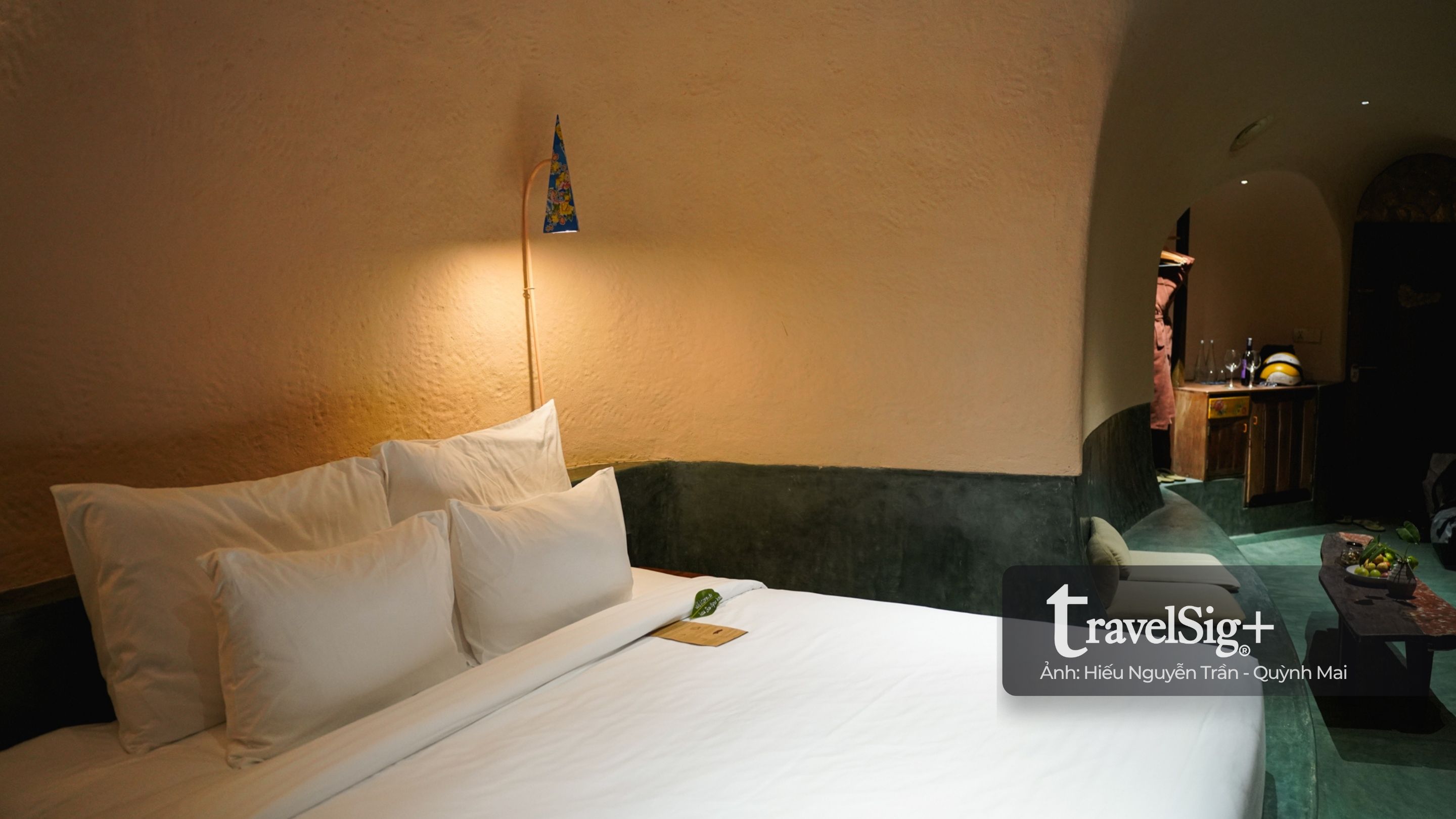 Đến Hội An, ở trong gam màu trầm của RÊU Boutique