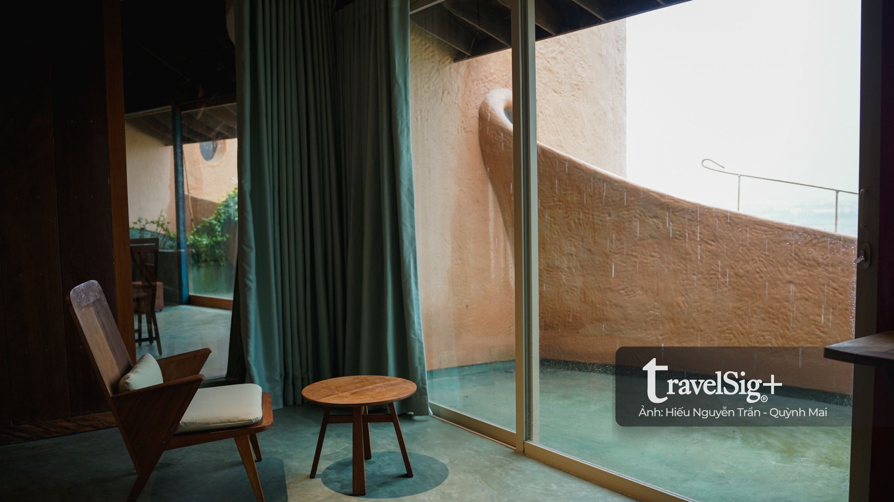 Đến Hội An, ở trong gam màu trầm của RÊU Boutique