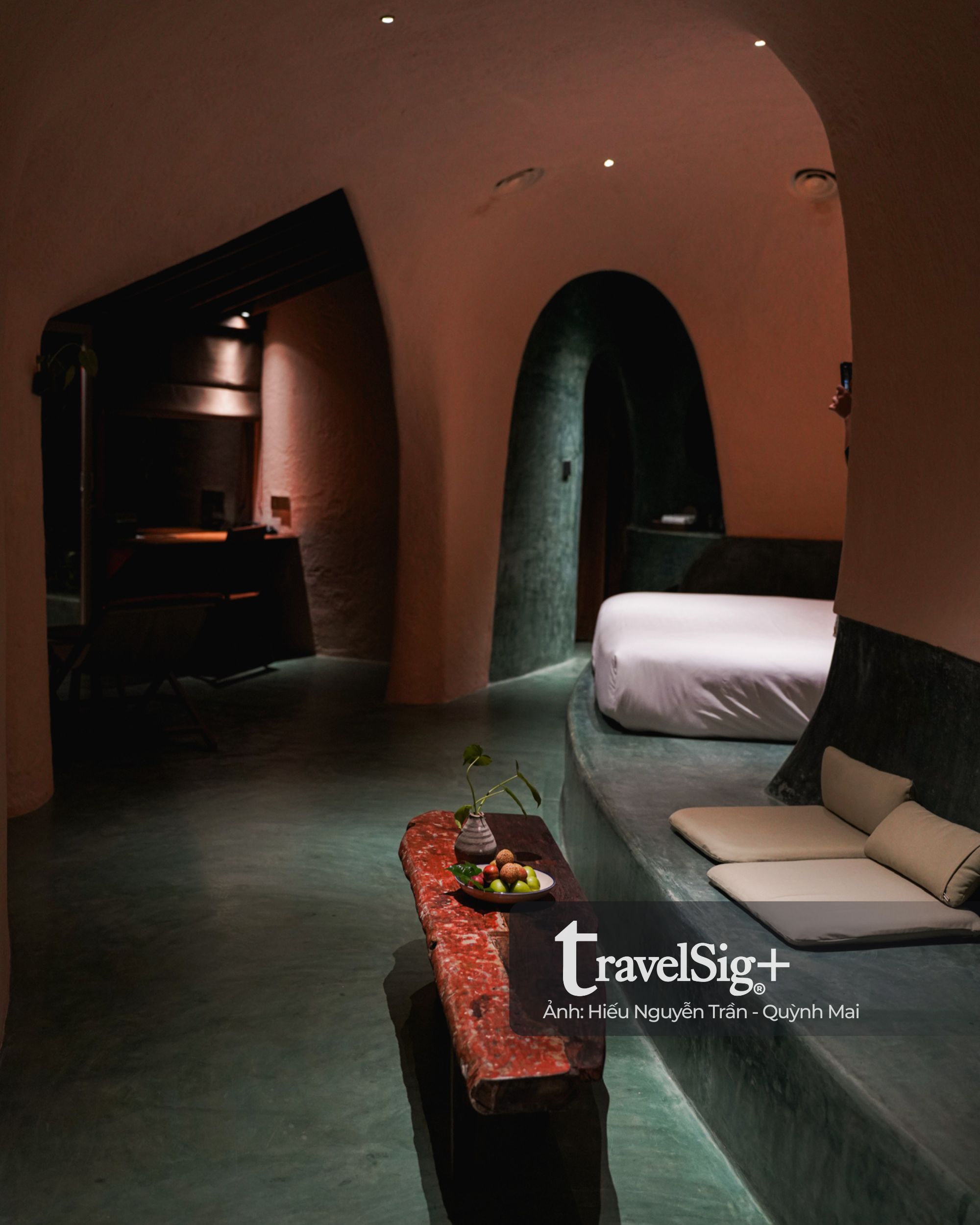 Đến Hội An, ở trong gam màu trầm của RÊU Boutique