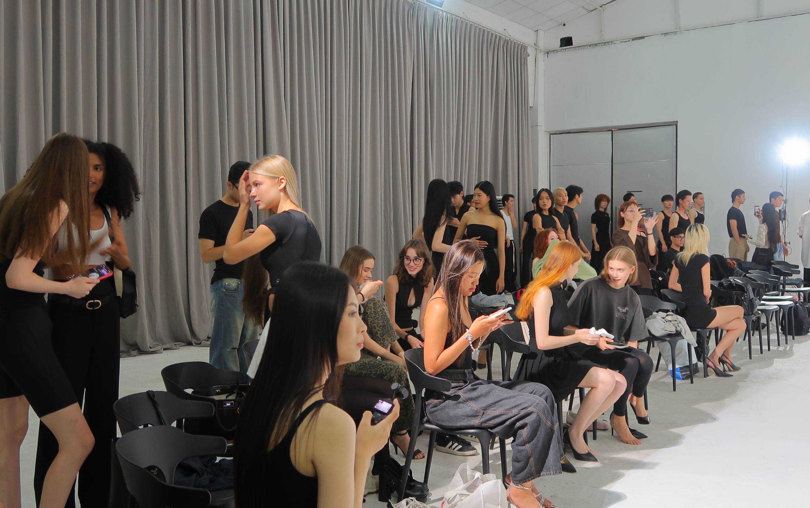 DEPA Fashion Show 2025: Khi thời trang Việt trở về với giá trị nguyên bản