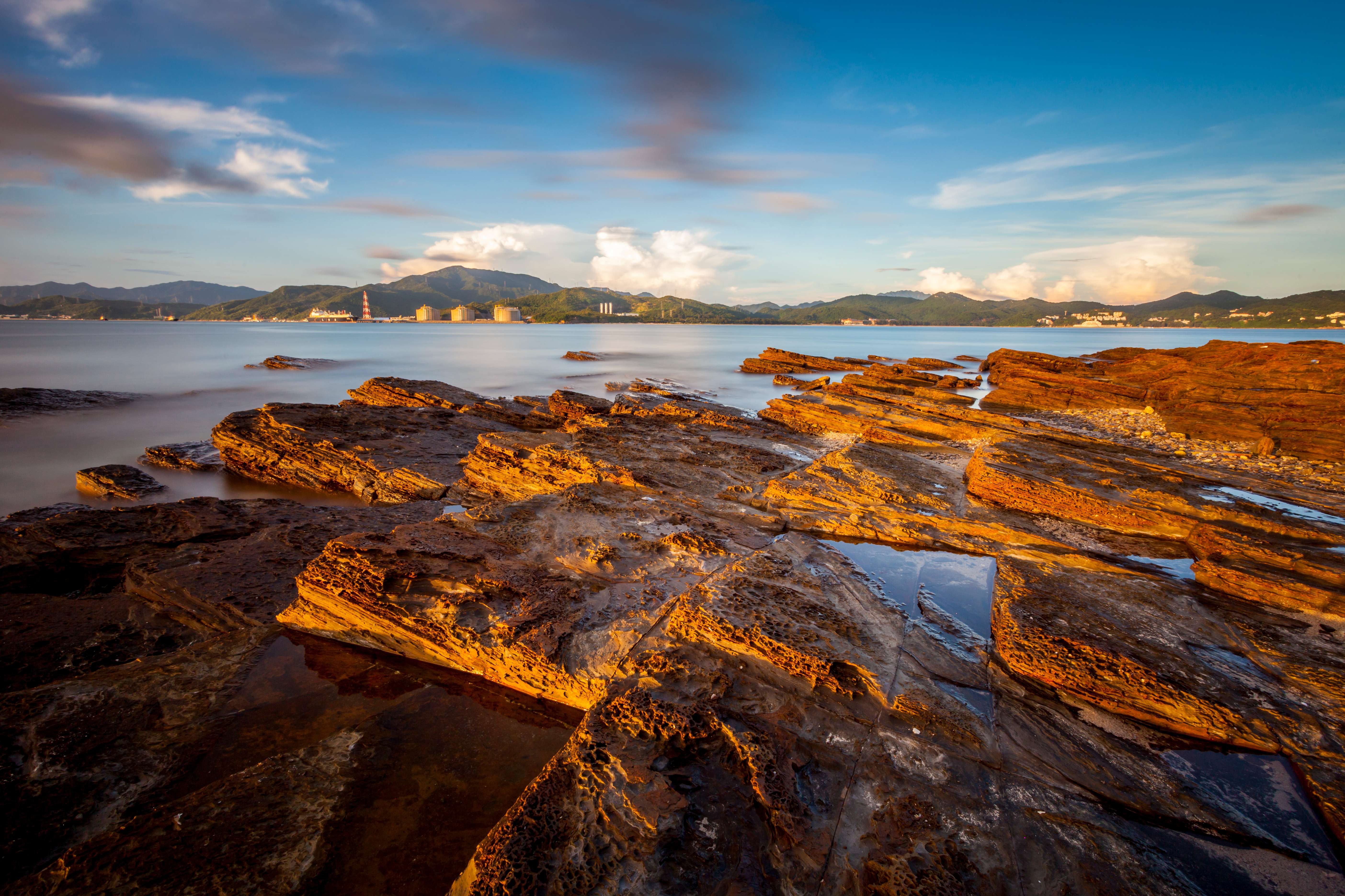Discover Hong Kong: Hành trình từ làng chài cổ kính đến đỉnh núi kỳ vĩ