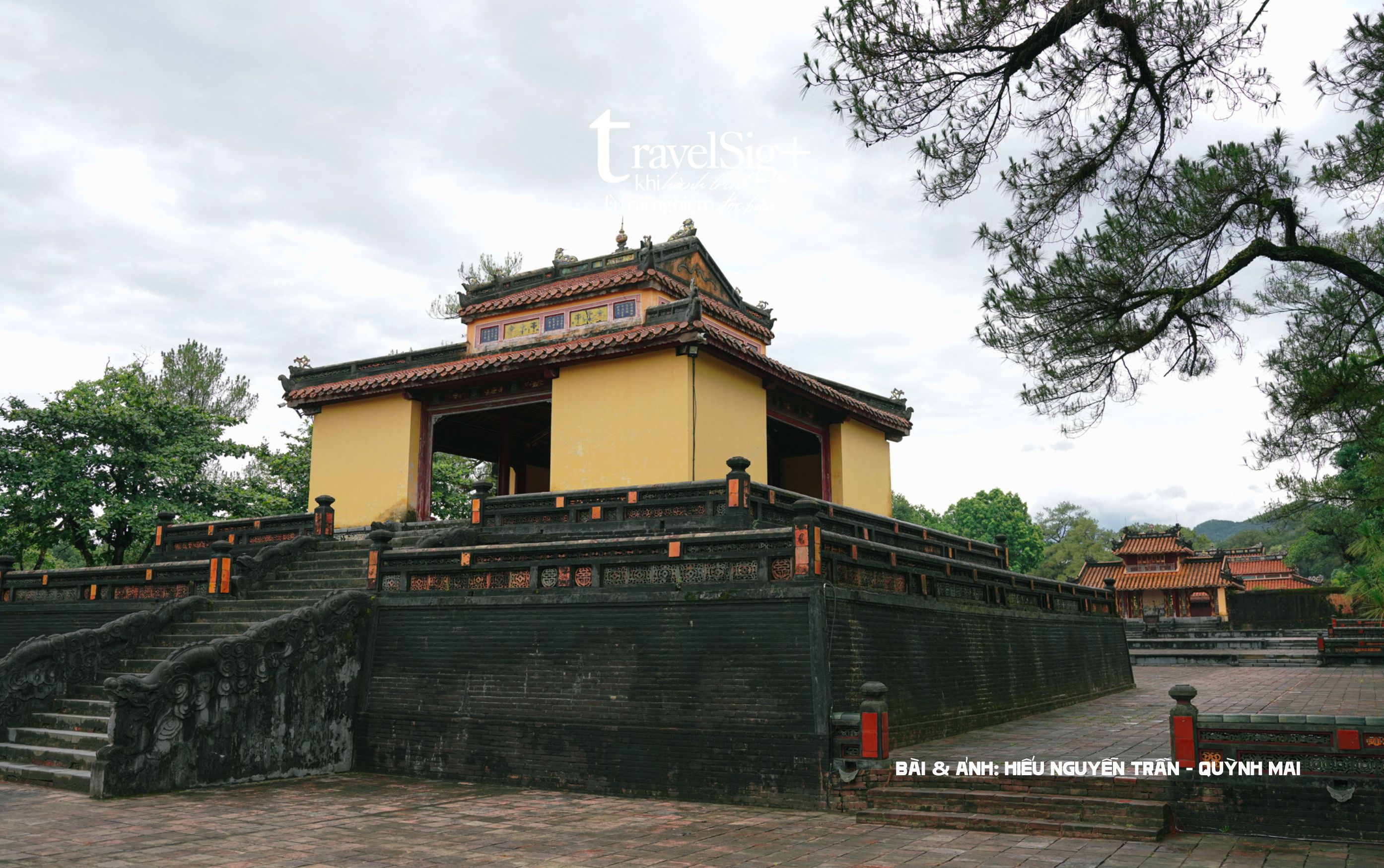 Dưới bóng thời gian: Hành trình qua ba cõi đế vương