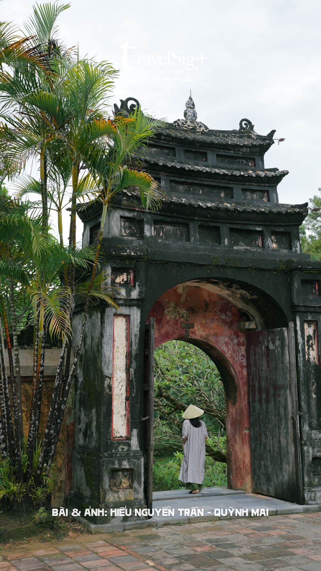 Dưới bóng thời gian: Hành trình qua ba cõi đế vương