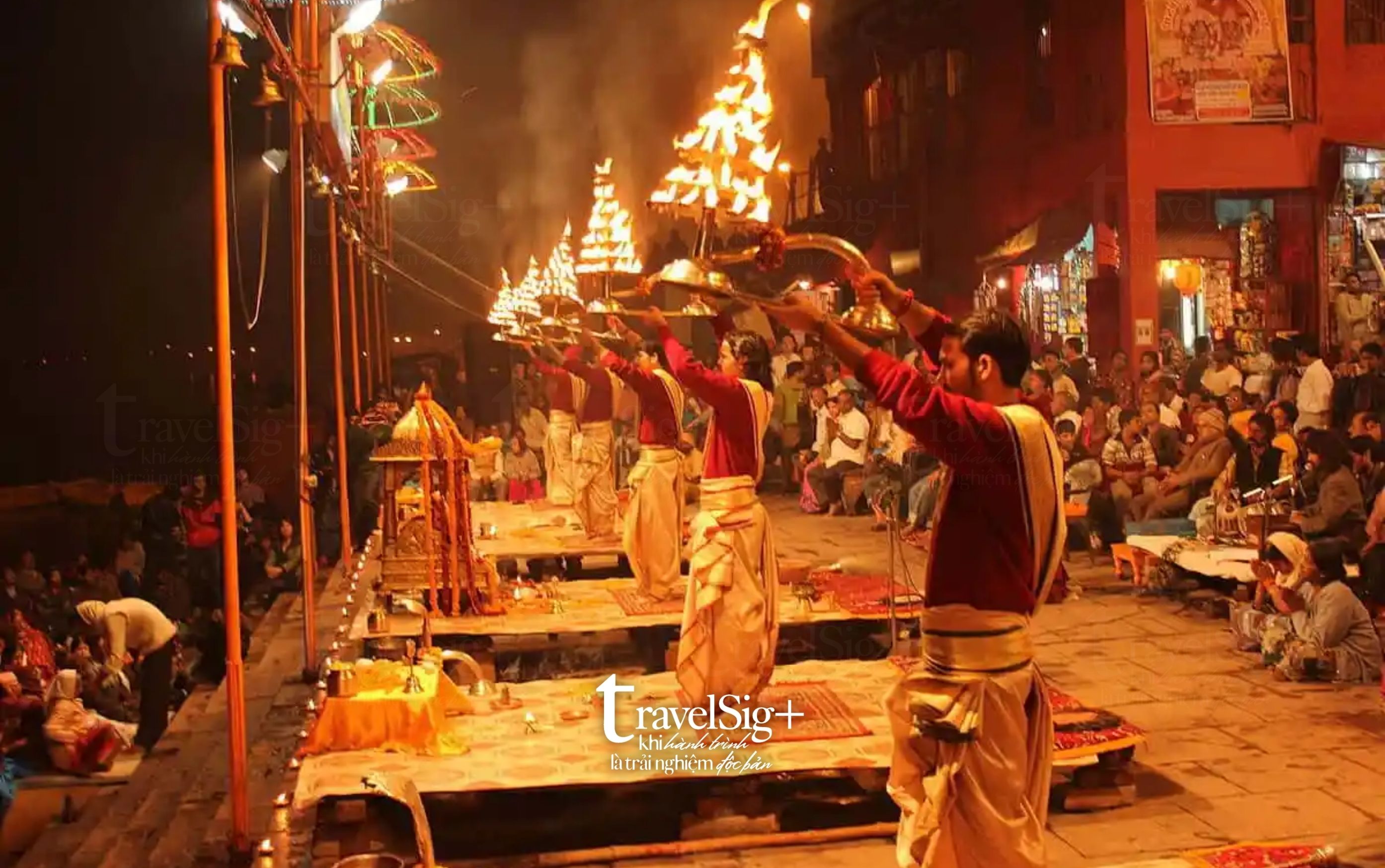 Ganga Aarti, nghi lễ thiêng liêng bên bờ sông Hằng