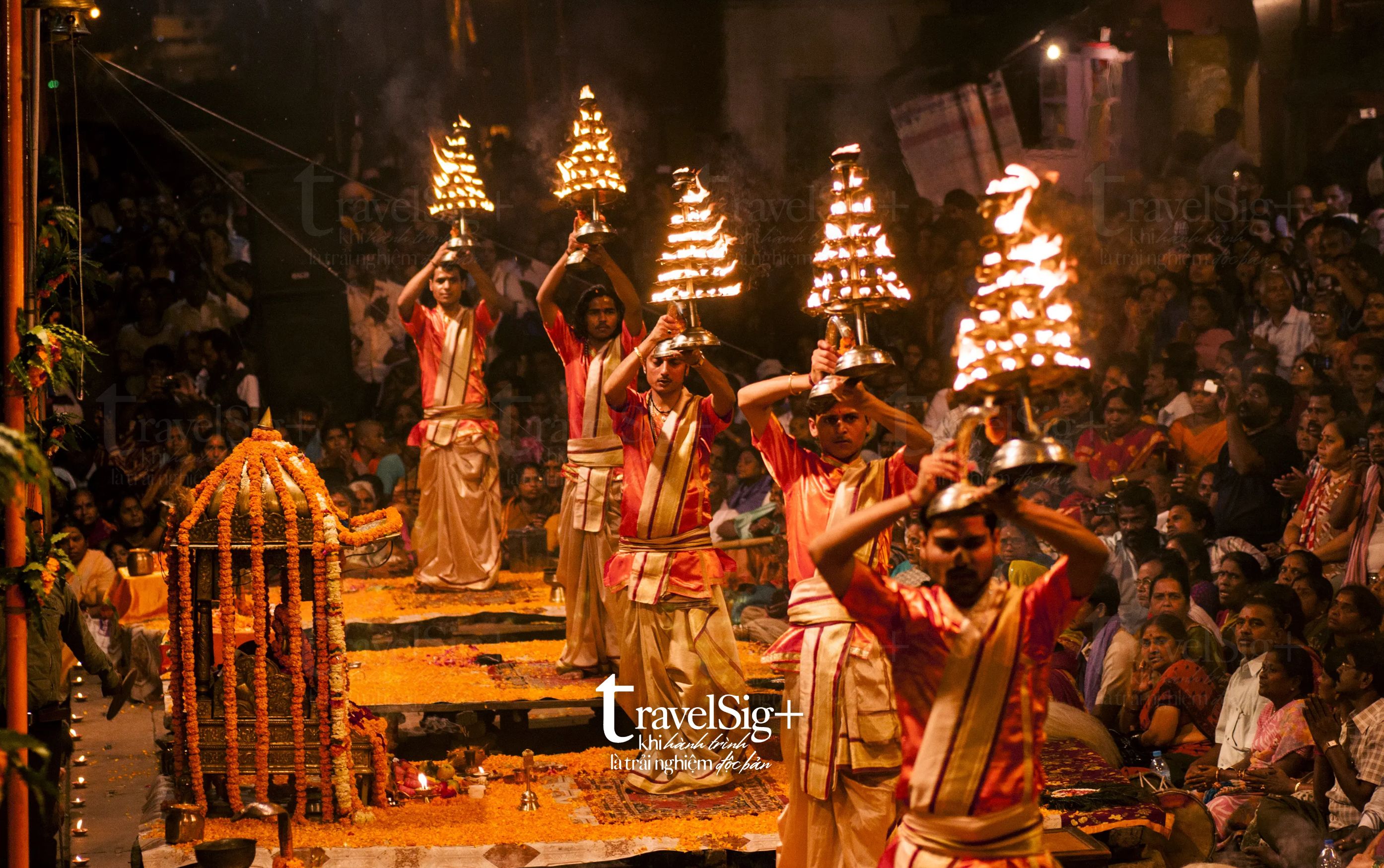 Ganga Aarti, nghi lễ thiêng liêng bên bờ sông Hằng