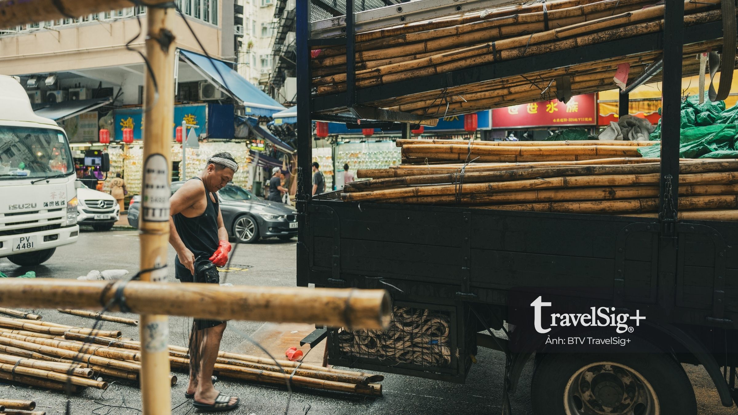 Giàn giáo tre Hong Kong - sức sống truyền thống giữa rừng thép