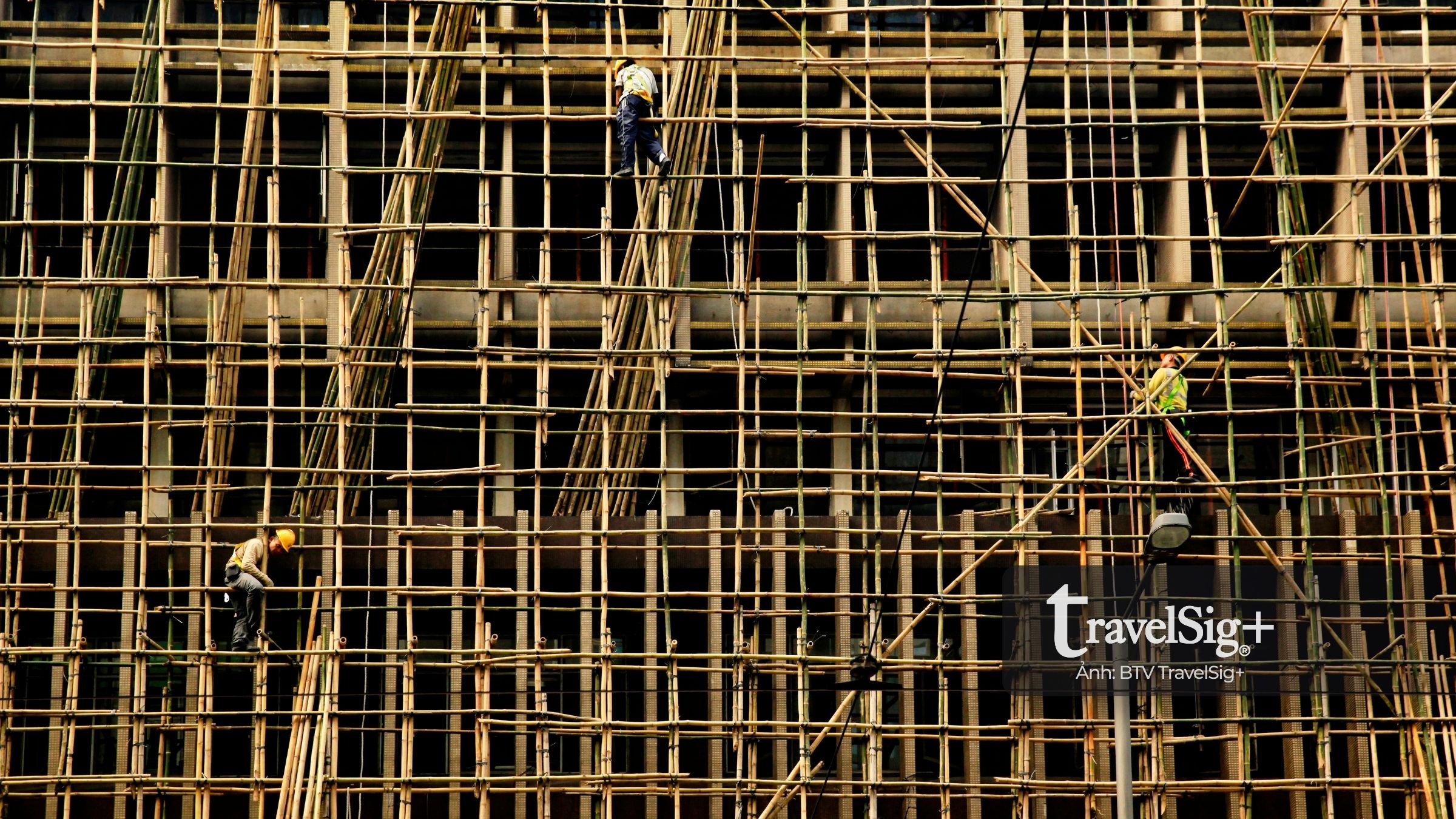 Giàn giáo tre Hong Kong - sức sống truyền thống giữa rừng thép