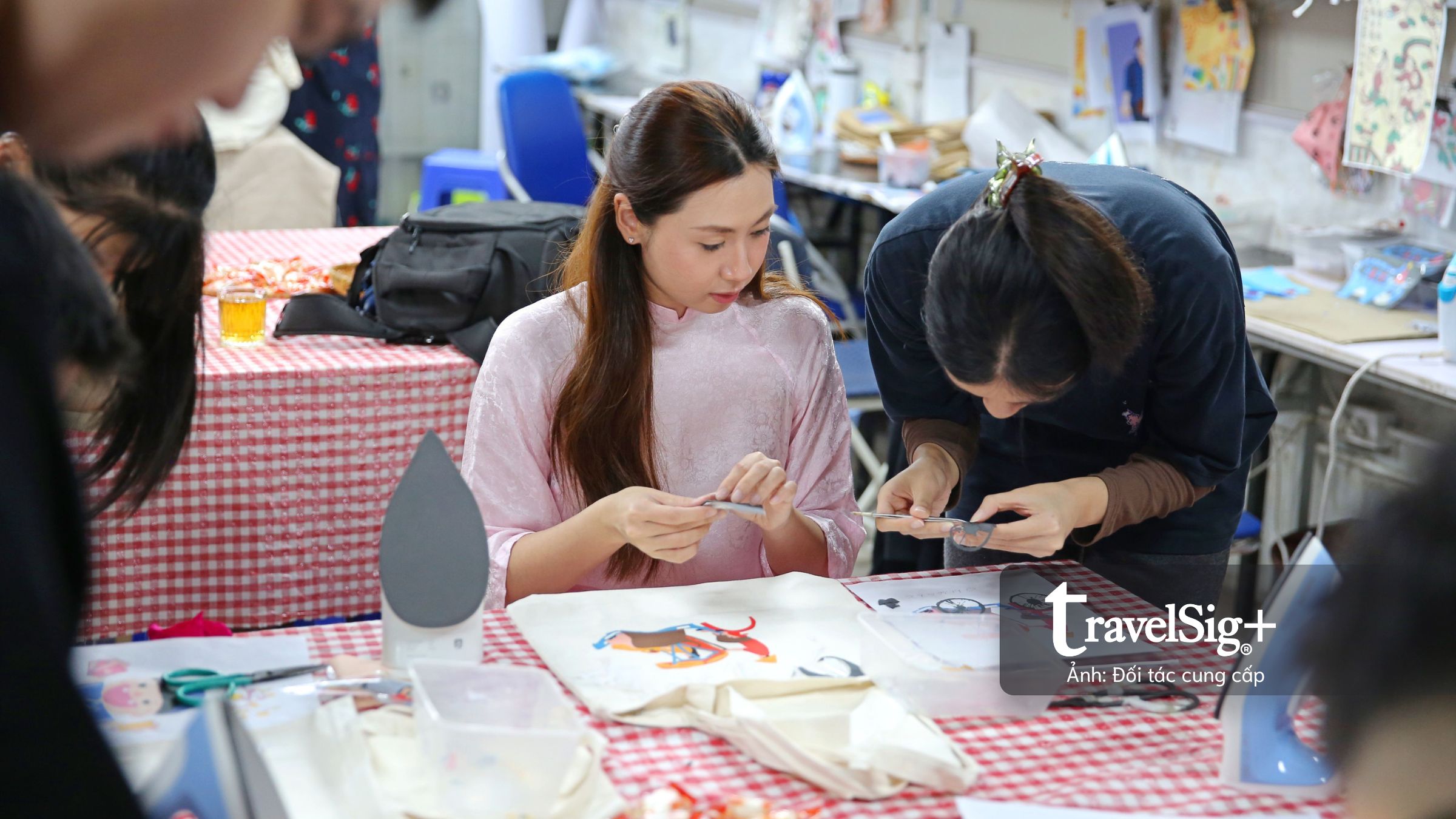 Trải nghiệm sáng tạo vật dụng mới bằng vải vụn cùng Sheraton Hanoi Hotel.