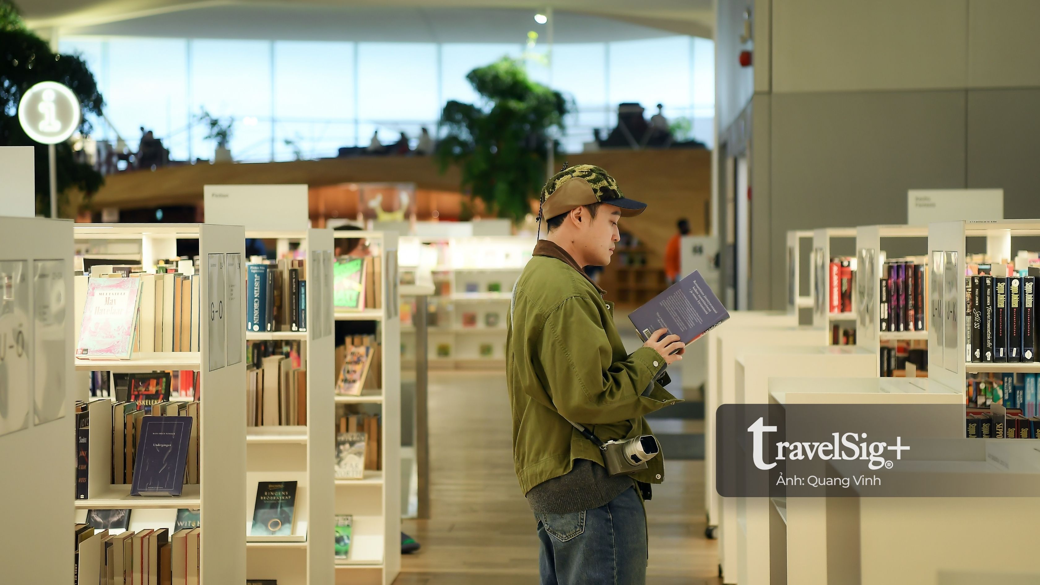 Ngoài những giá sách đồ sộ, Oodi còn có phòng thu âm, khu nghiên cứu, rạp chiếu phim, nhà hàng, quán cà phê… giống như một trung tâm sáng tạo hơn là thư viện truyền thống.