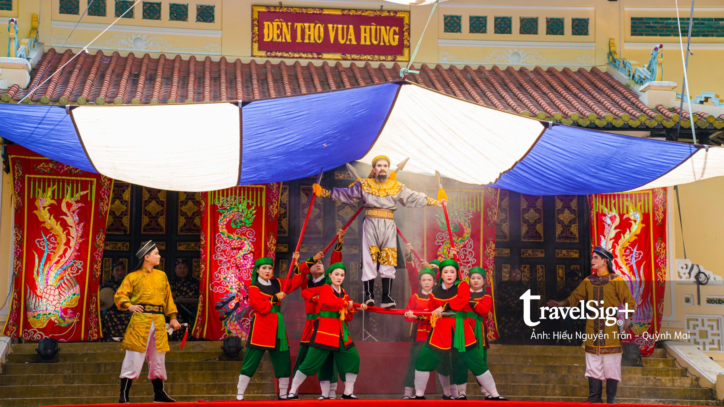 Hát bội giữa lòng di tích lịch sử