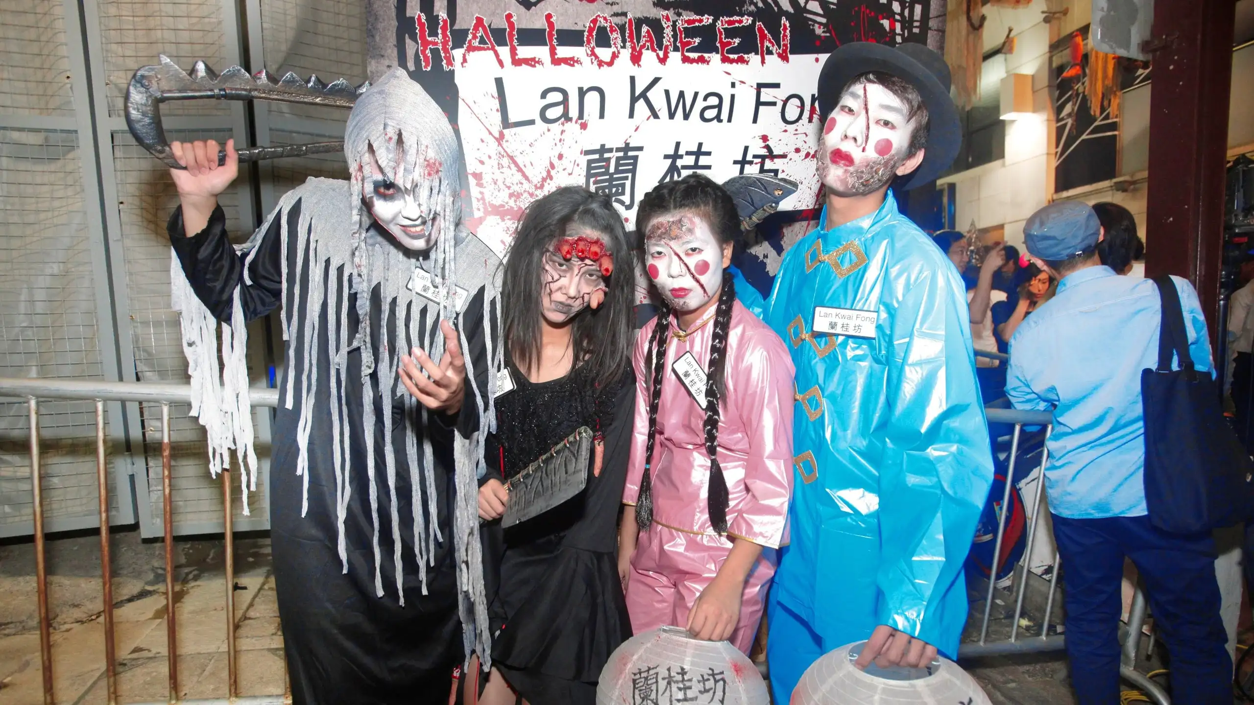 hong-kong-le-hoi-hallowen-o-lan-kwai-fong-travelsig.webp