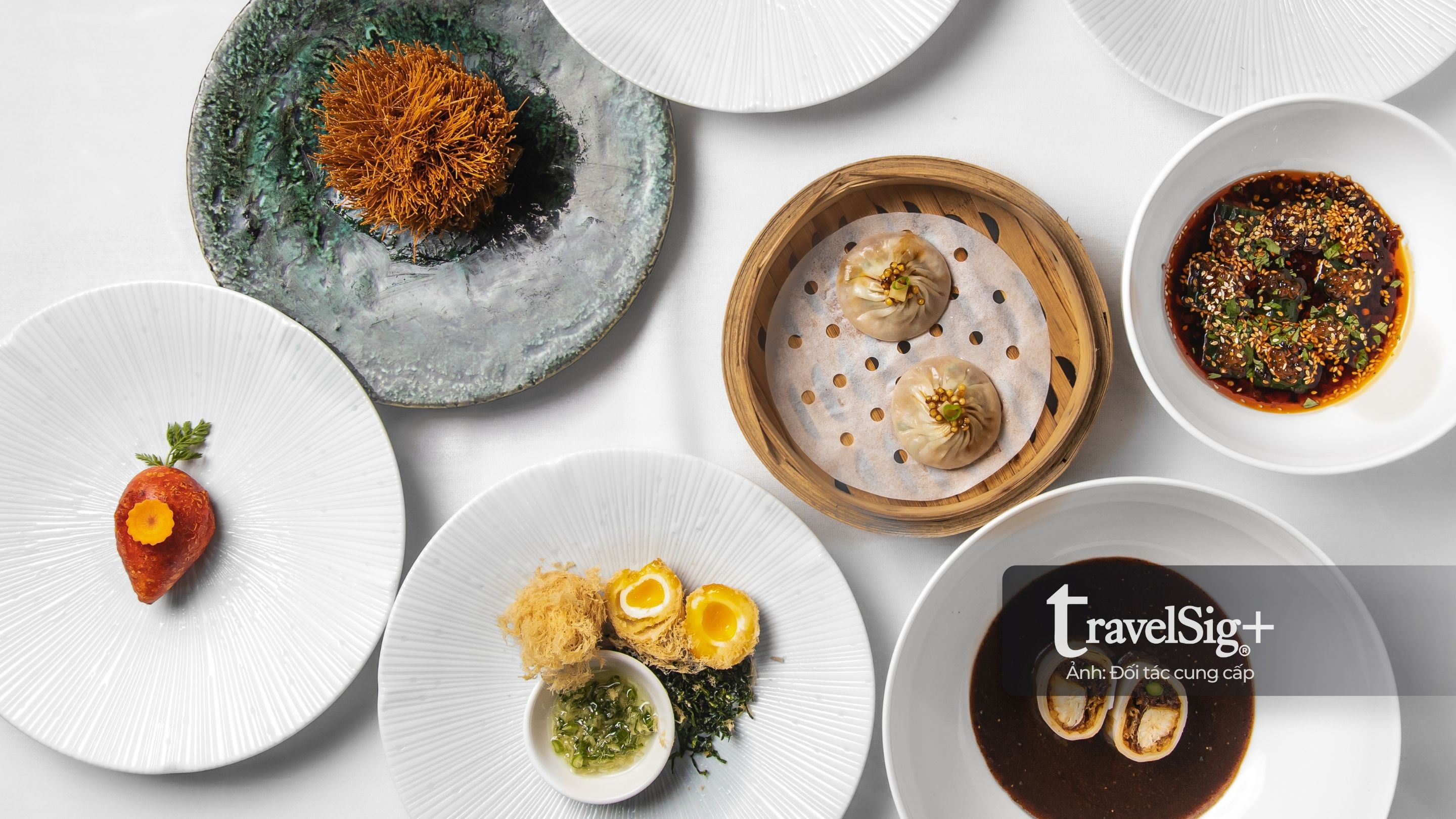 Lễ hội Ẩm thực và Rượu vang 2025 hội tụ những món ăn đỉnh cao, rượu vang thượng hạng và những màn hợp tác đẳng cấp giữa các đầu bếp trứ danh.