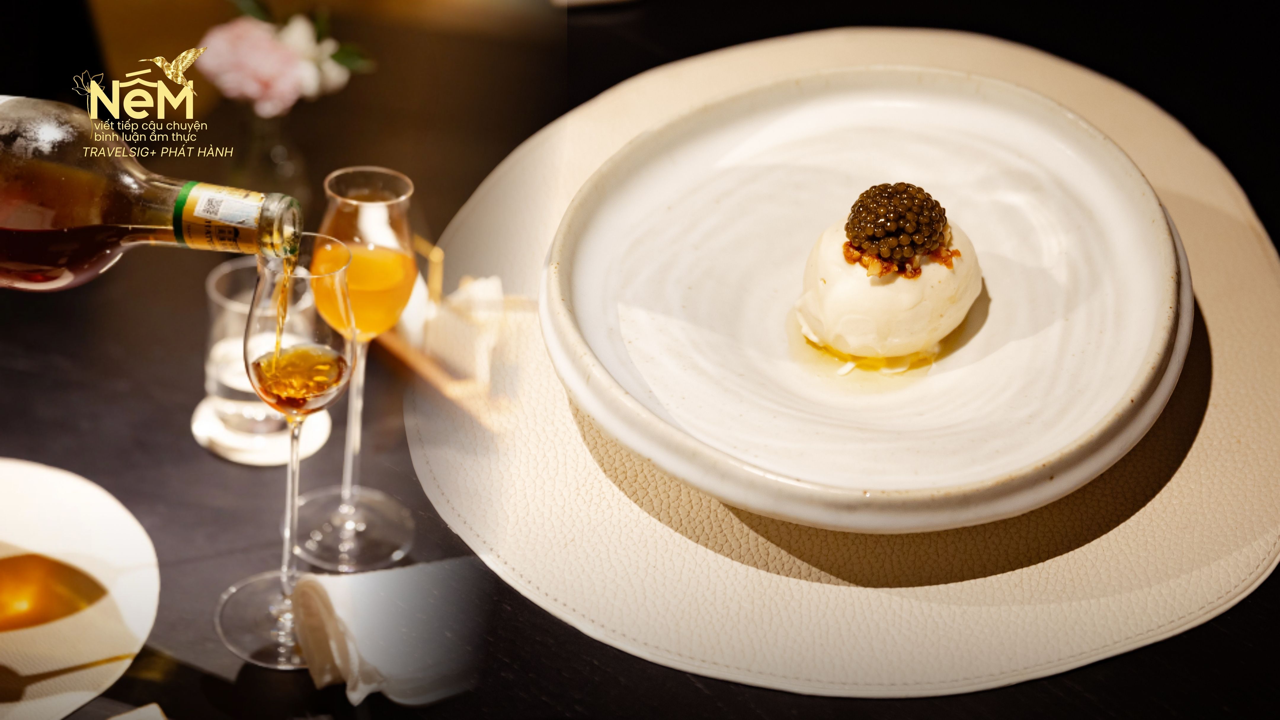 Khi ngọn lửa kể chuyện mùa và giấc mơ mây chạm đất