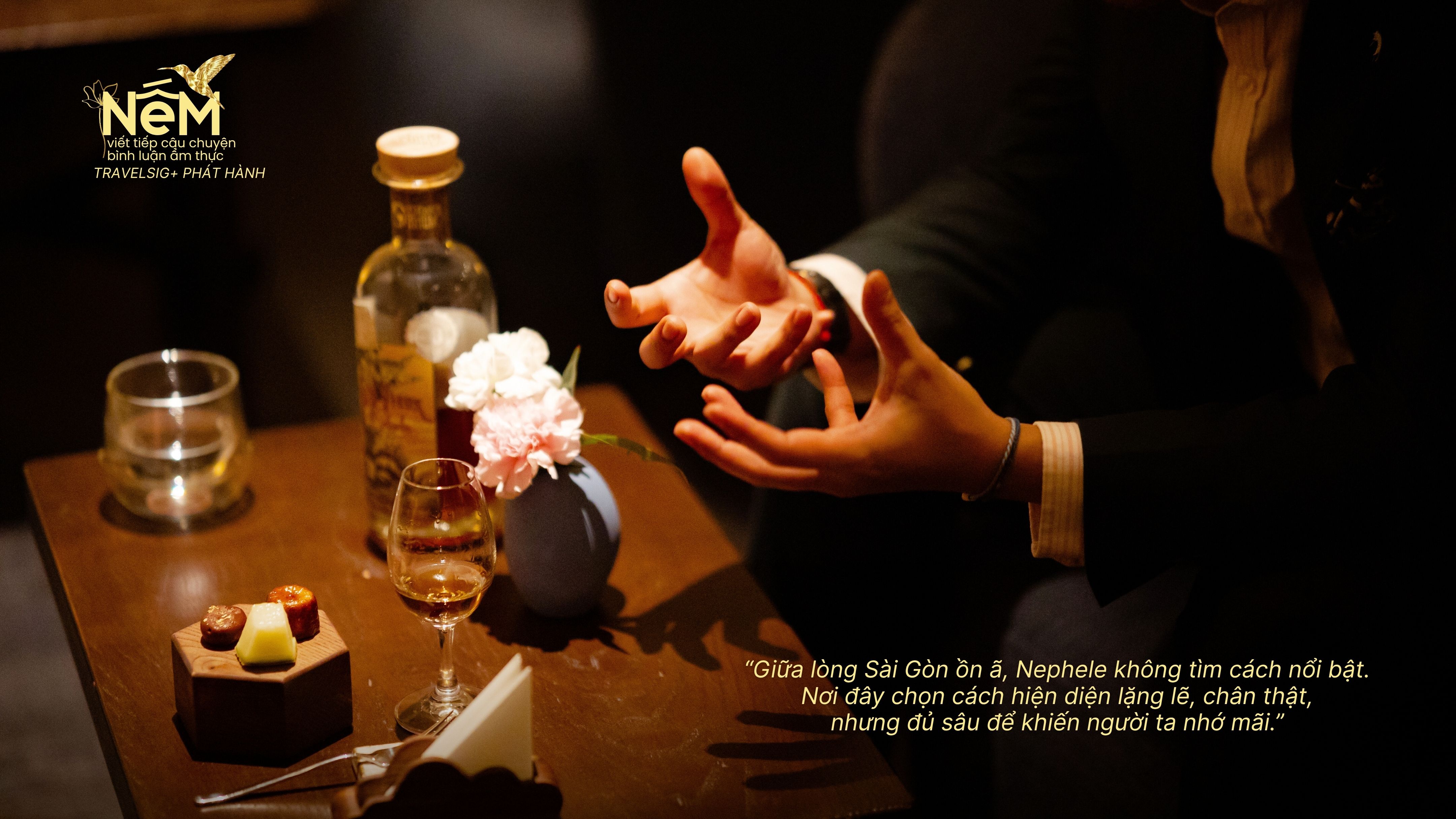 Khi ngọn lửa kể chuyện mùa và giấc mơ mây chạm đất