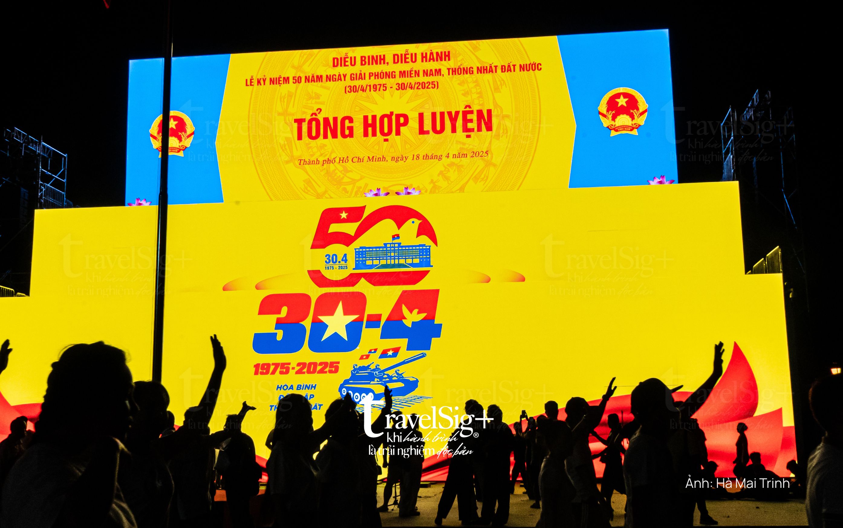Khí thế hùng tráng trong buổi hợp luyện diễu binh kỷ niệm 50 năm Giải phóng miền Nam tại TP.HCM