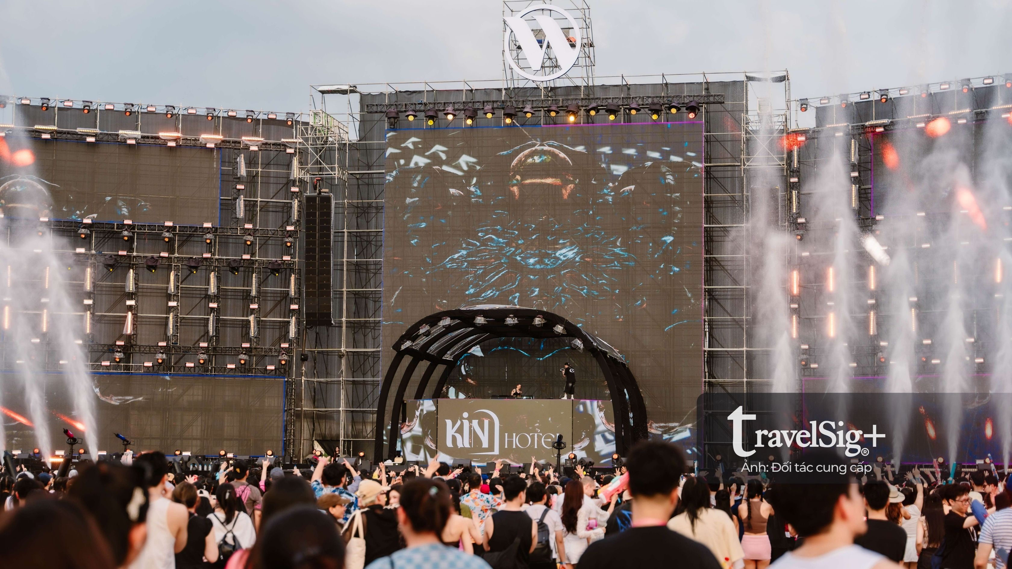 Kin Hotel đồng hành cùng Waterbomb 2025 lan tỏa nhiều trải nghiệm thú vị