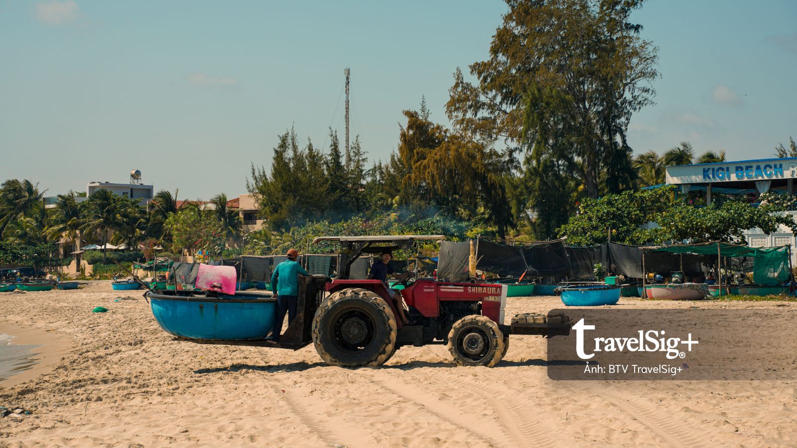 Mũi Kê Gà - Nơi ngọn hải đăng hơn trăm năm tuổi nhìn ra biển cả