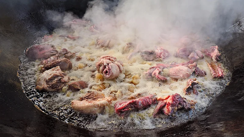 Plov của Uzbekistan: Món cơm đầy quyến rũ và sức mạnh sinh lực