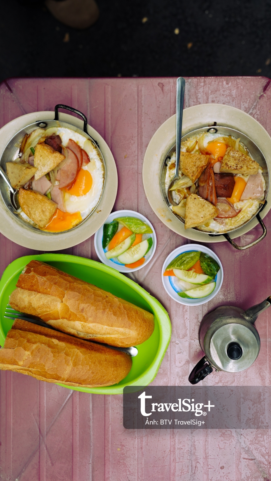 Quán bánh mì chảo đầu tiên Sài Gòn đỏ lửa suốt hơn 60 năm
