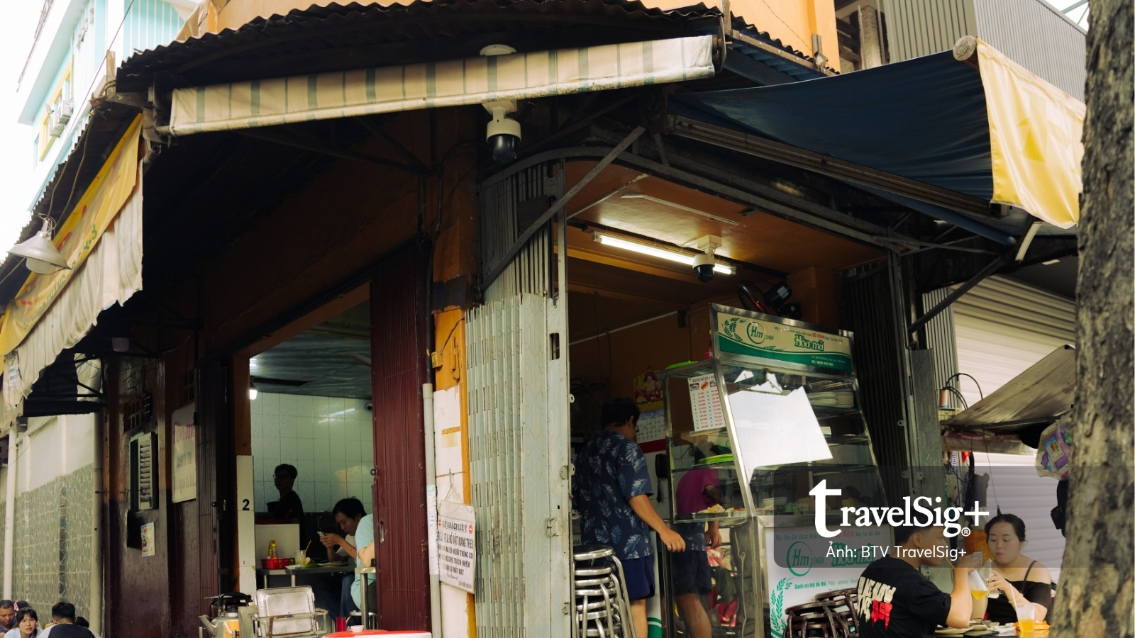 Quán bánh mì chảo đầu tiên Sài Gòn đỏ lửa suốt hơn 60 năm