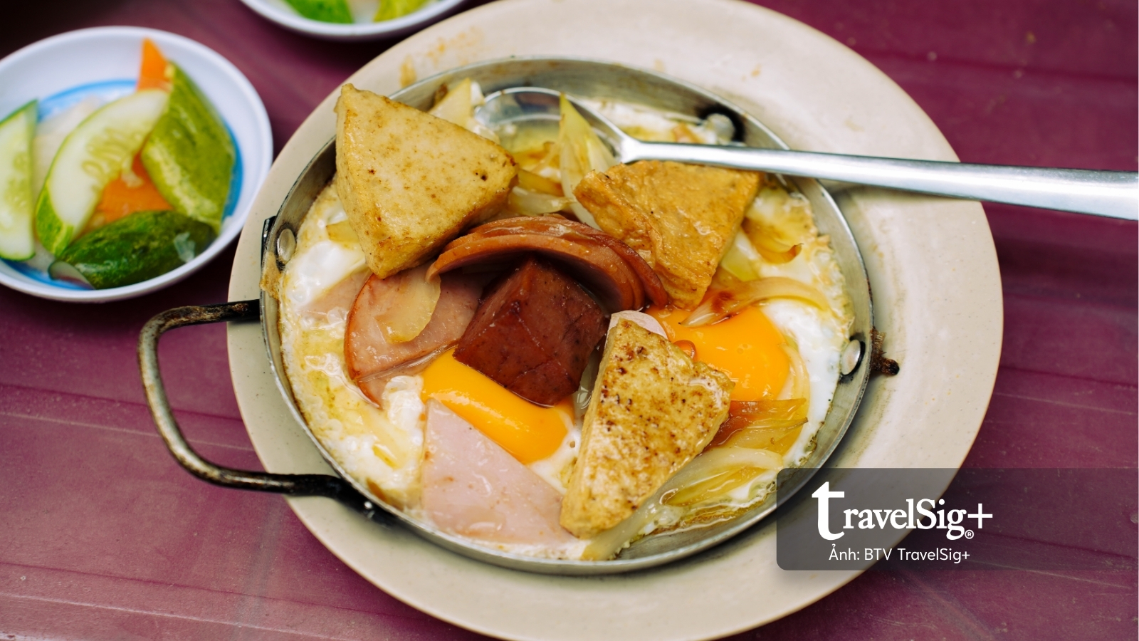 Quán bánh mì chảo đầu tiên Sài Gòn đỏ lửa suốt hơn 60 năm
