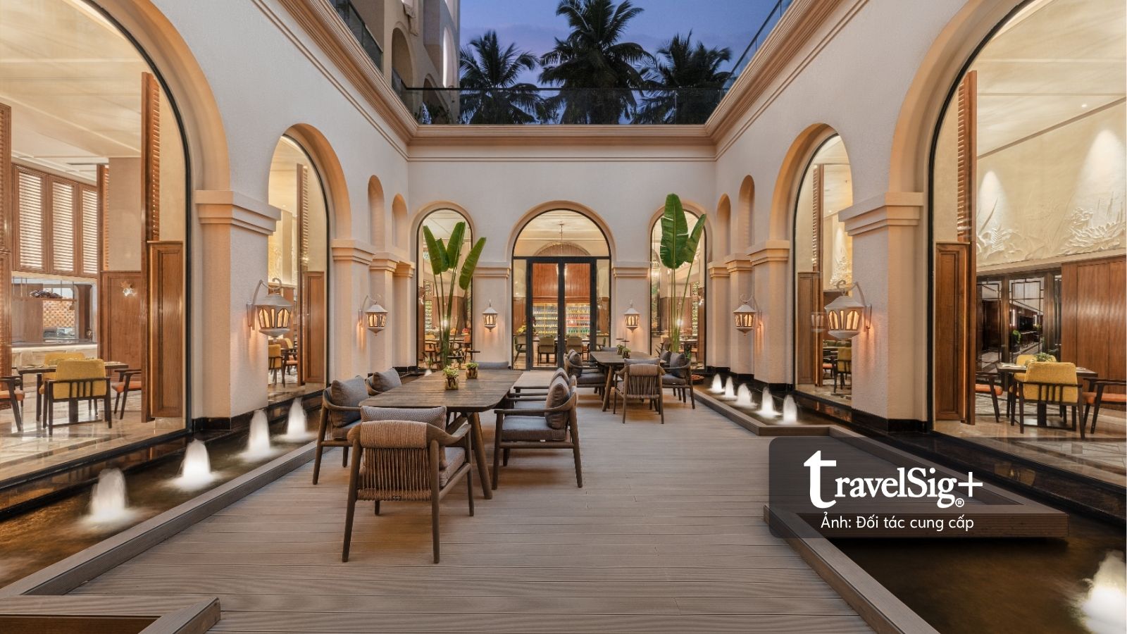 renaissance-hotels-lam-moi-trai-nghiem-buoi-toi-voi-bo-suu-tap-nghi-thuc-do-uong-moi9.jpg