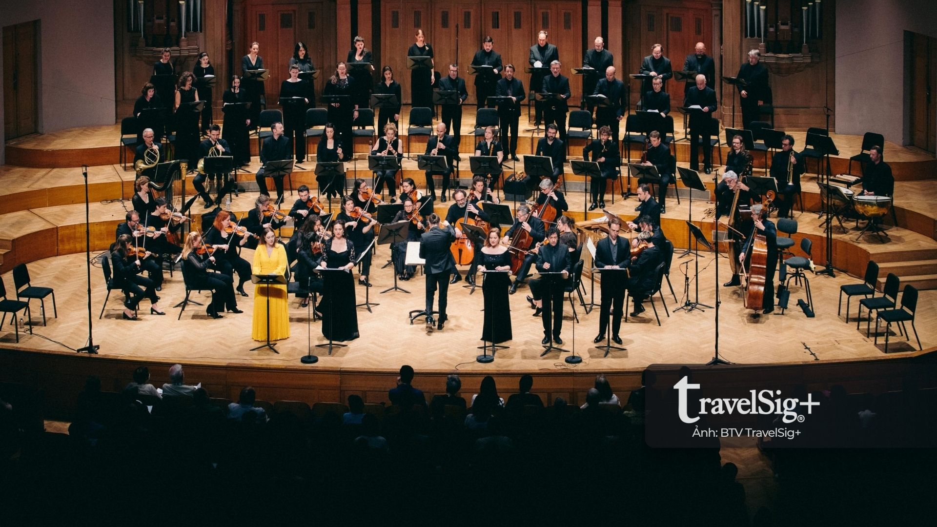 thanh-duong-nghe-thuat-theatre-des-champs-elysees-giua-long-paris