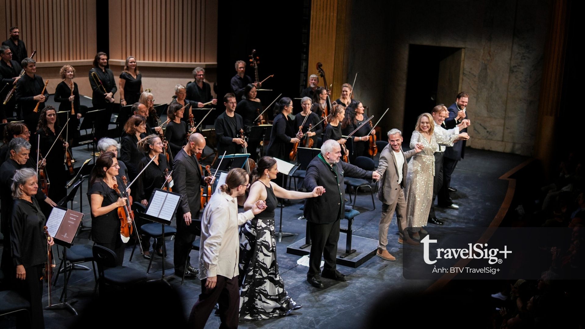 thanh-duong-nghe-thuat-theatre-des-champs-elysees-giua-long-paris