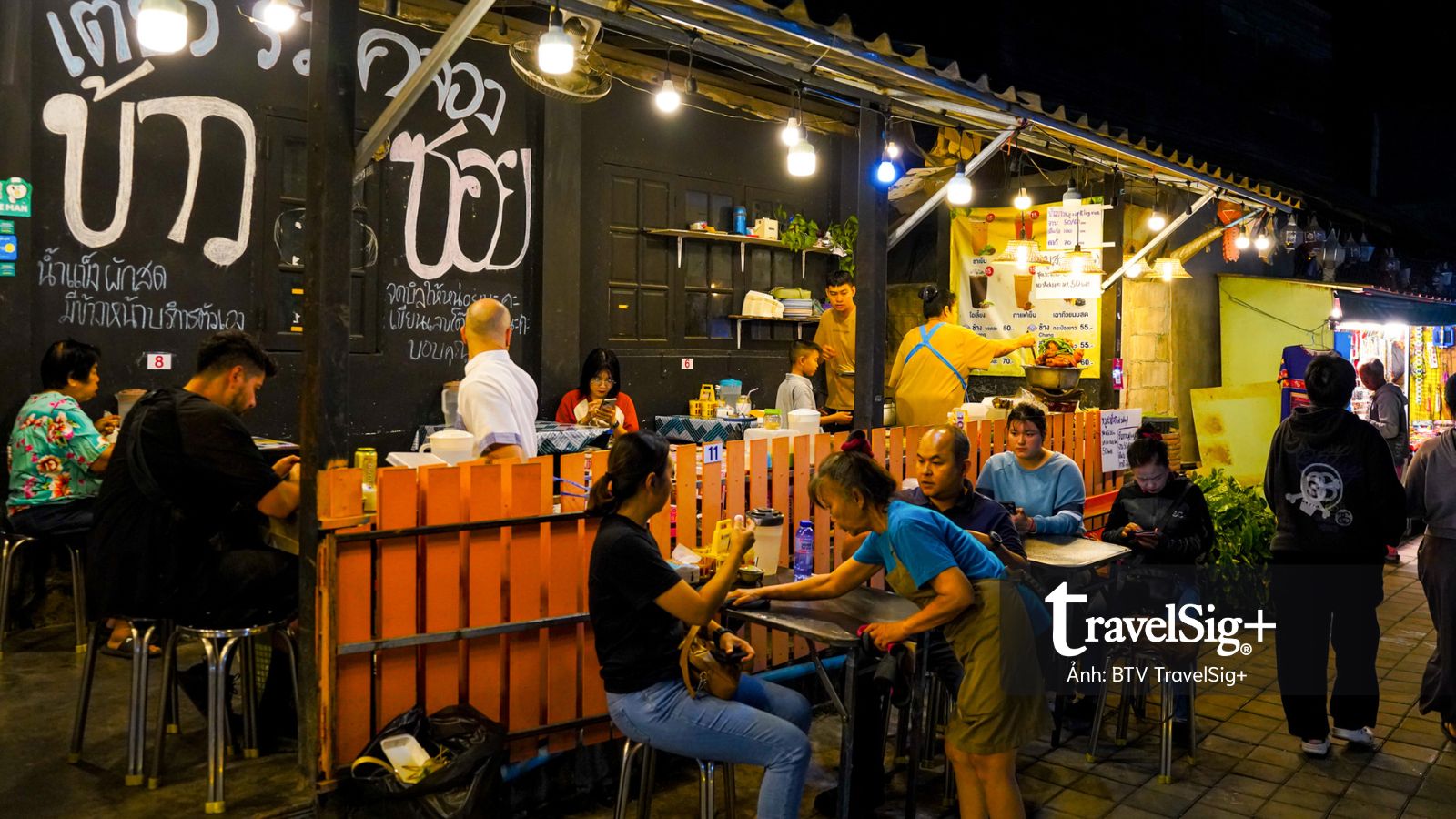 “Thưởng” Chiang Mai qua những quán ăn Michelin bình dân