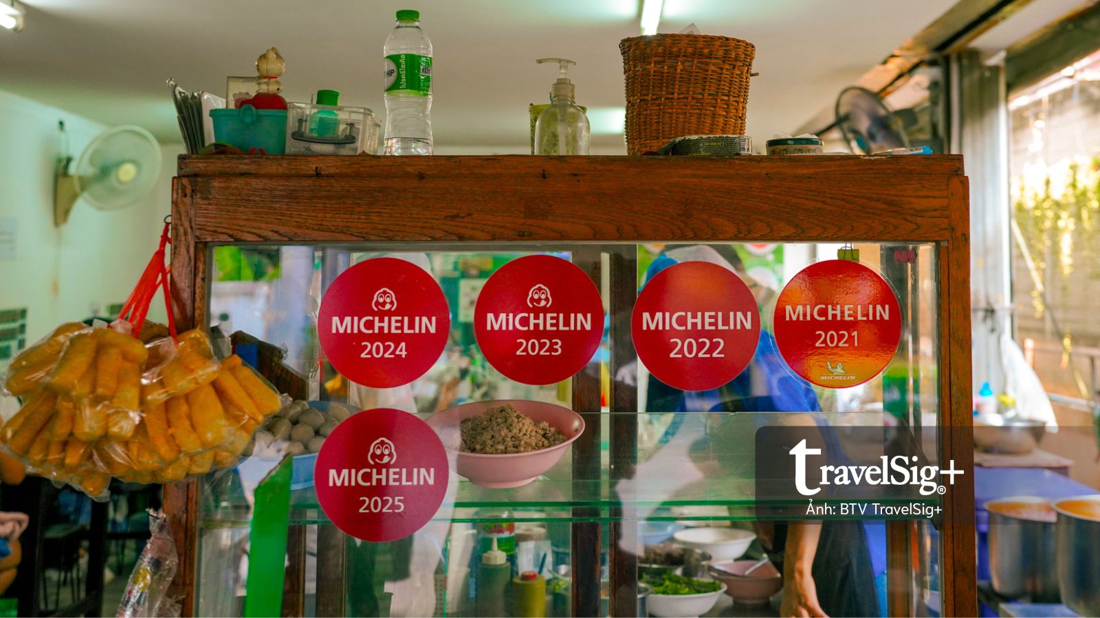“Thưởng” Chiang Mai qua những quán ăn Michelin bình dân