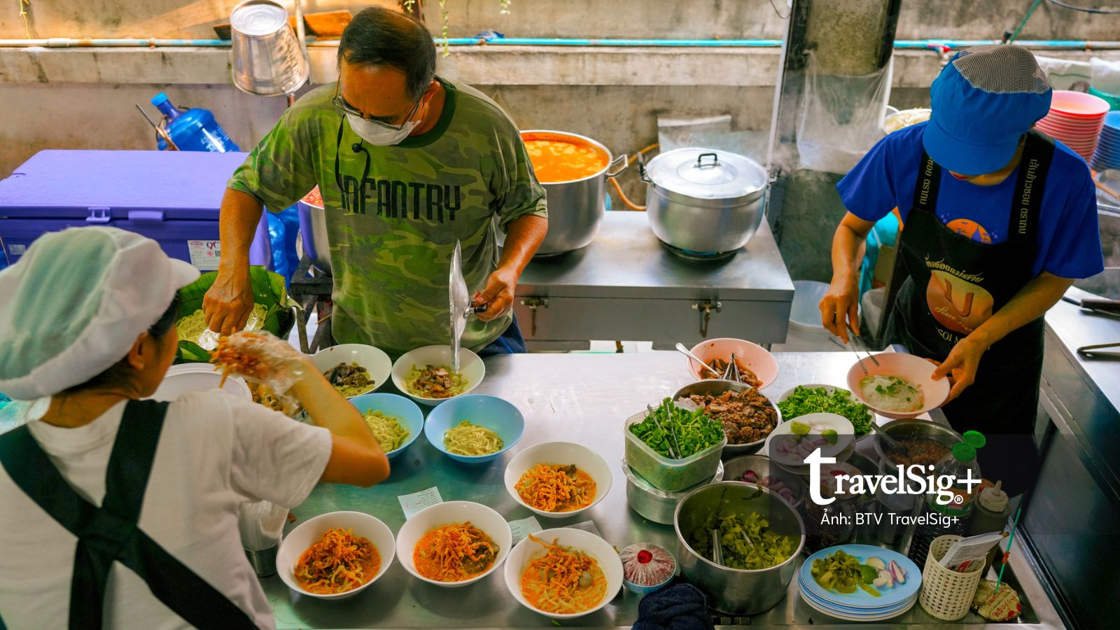 “Thưởng” Chiang Mai qua những quán ăn Michelin bình dân