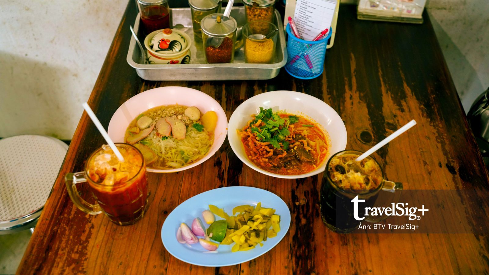 “Thưởng” Chiang Mai qua những quán ăn Michelin bình dân
