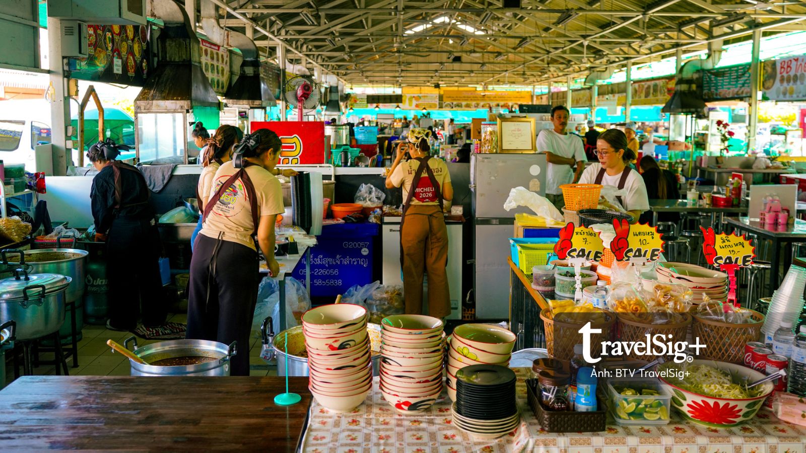 “Thưởng” Chiang Mai qua những quán ăn Michelin bình dân