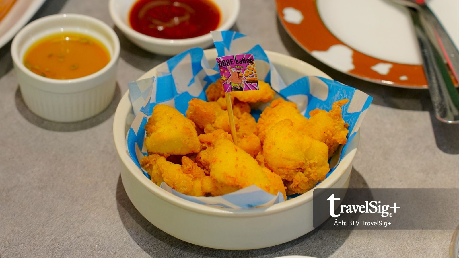 Thưởng thức fast food giữa những mảng màu pop culture