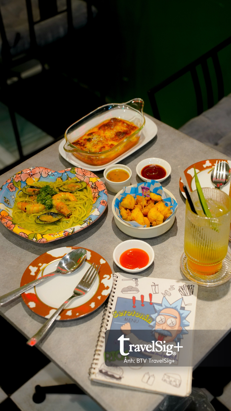 Thưởng thức fast food giữa những mảng màu pop culture