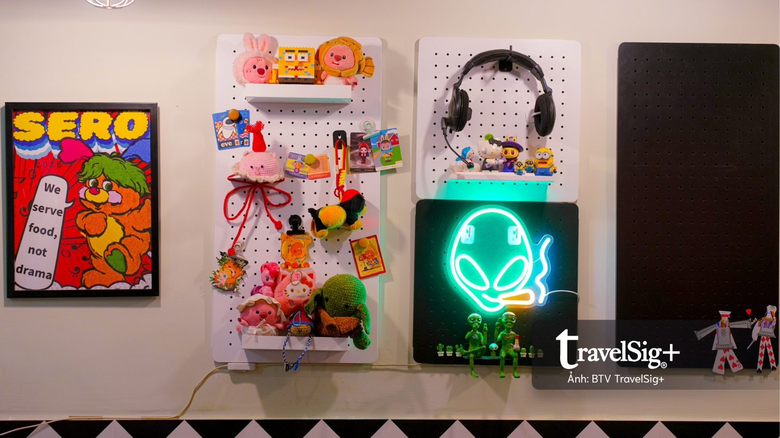 Thưởng thức fast food giữa những mảng màu pop culture