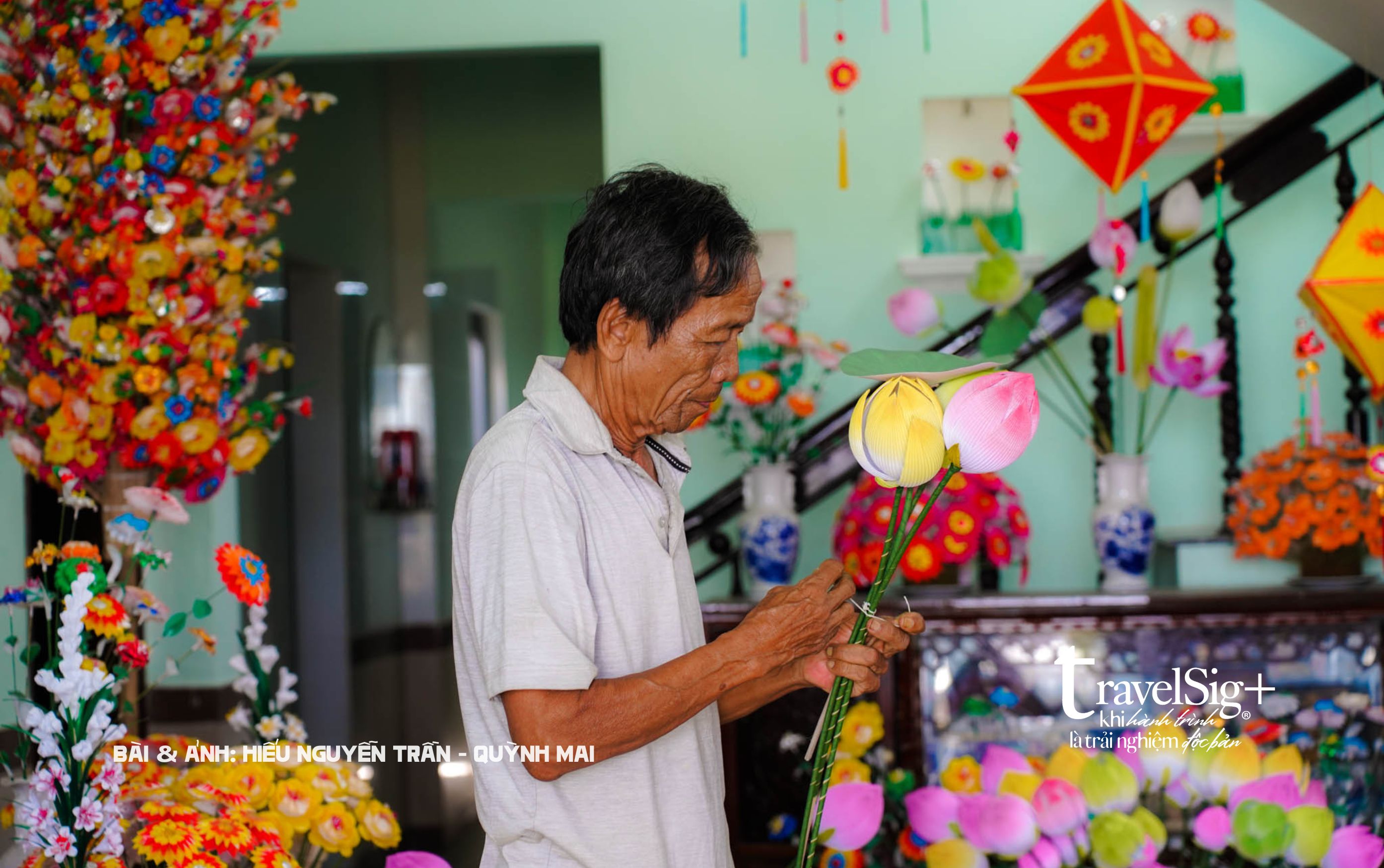 Tranh vẽ hồn quê, hoa nở từ giấy trên mảnh đất cố đô
