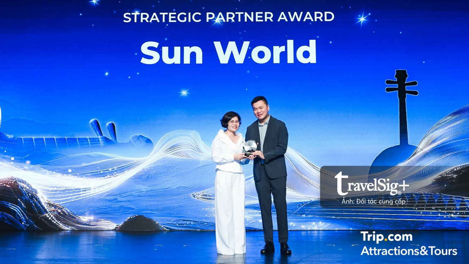 Trip.com Group bắt tay VinWonders, Sun World gia tăng sức hút du lịch Việt Nam