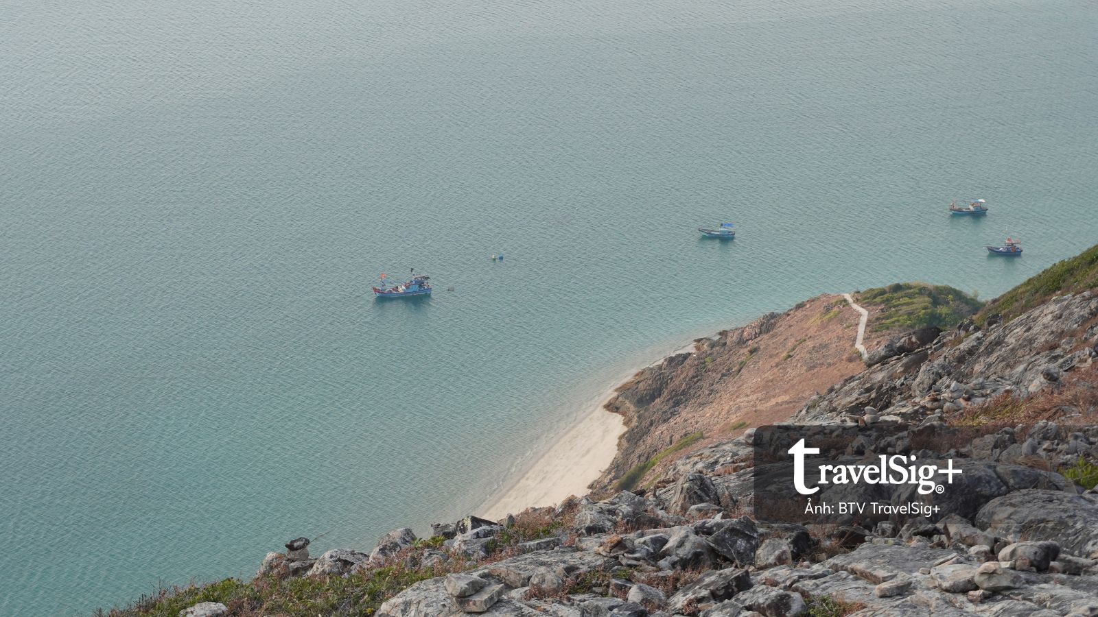 Từ dấu tích lao dịch đến cung đường trekking đẹp nhất Côn Đảo