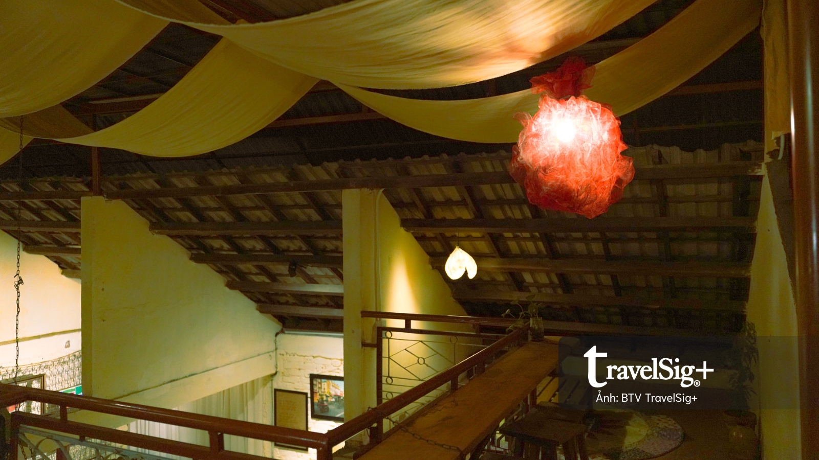 Từ những mảnh phế liệu, View Cafe kể một góc nhìn khác về Huế